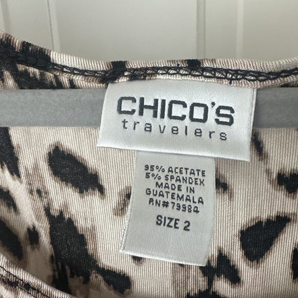 Chicos Travelers 2 Leopard Short Sleeve Top Size 2 Slinky knit Roundneck - Picture 2 of 5